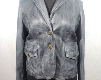 Vintage grijs leren jack: damesblazer met metalen knopen