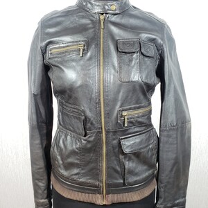 Braune Leder Damenjacke: Sportlicher Reißverschluss mit Taschen