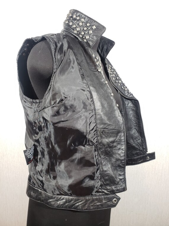 Stylish women's leather vest made of genuine blac… - image 6