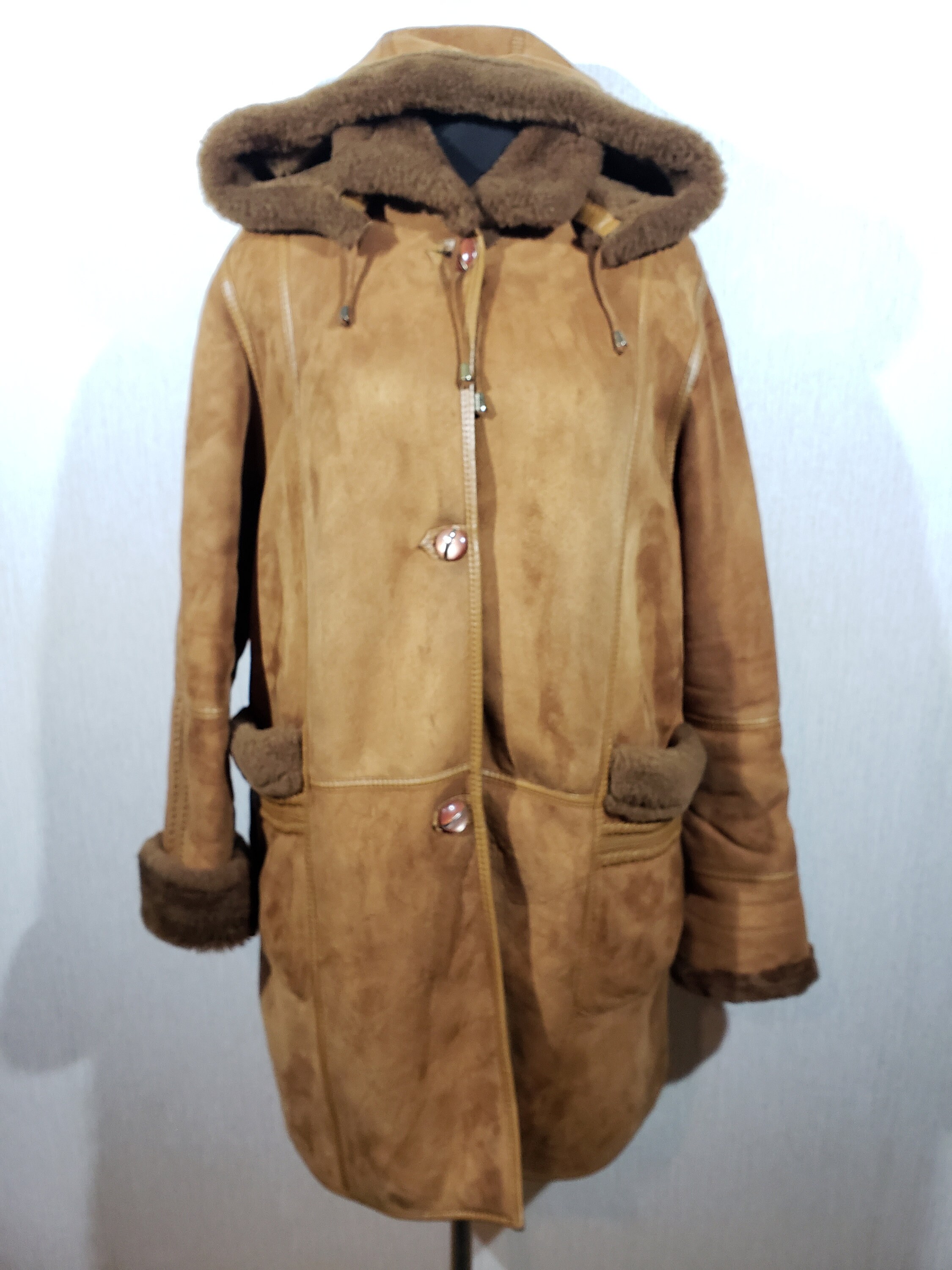 Wonderful Women's Warm Sheepskin Coat With Genuine Fur