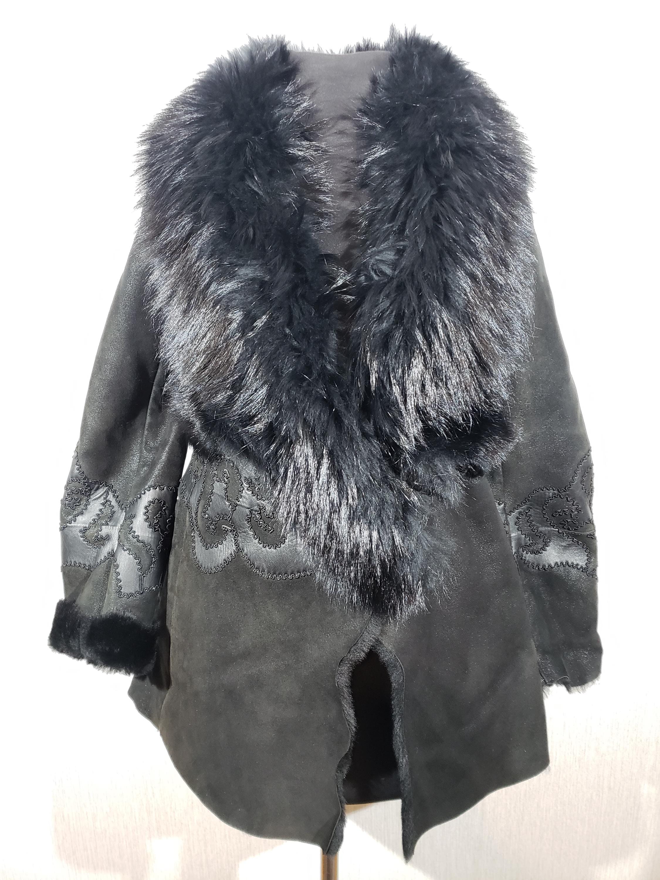 Black Sheepskin Coat: Women's Genuine Fur Collar, Shining Dots