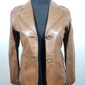 Veste en cuir marron vintage : cuir véritable souple pour femmes, boutonnée