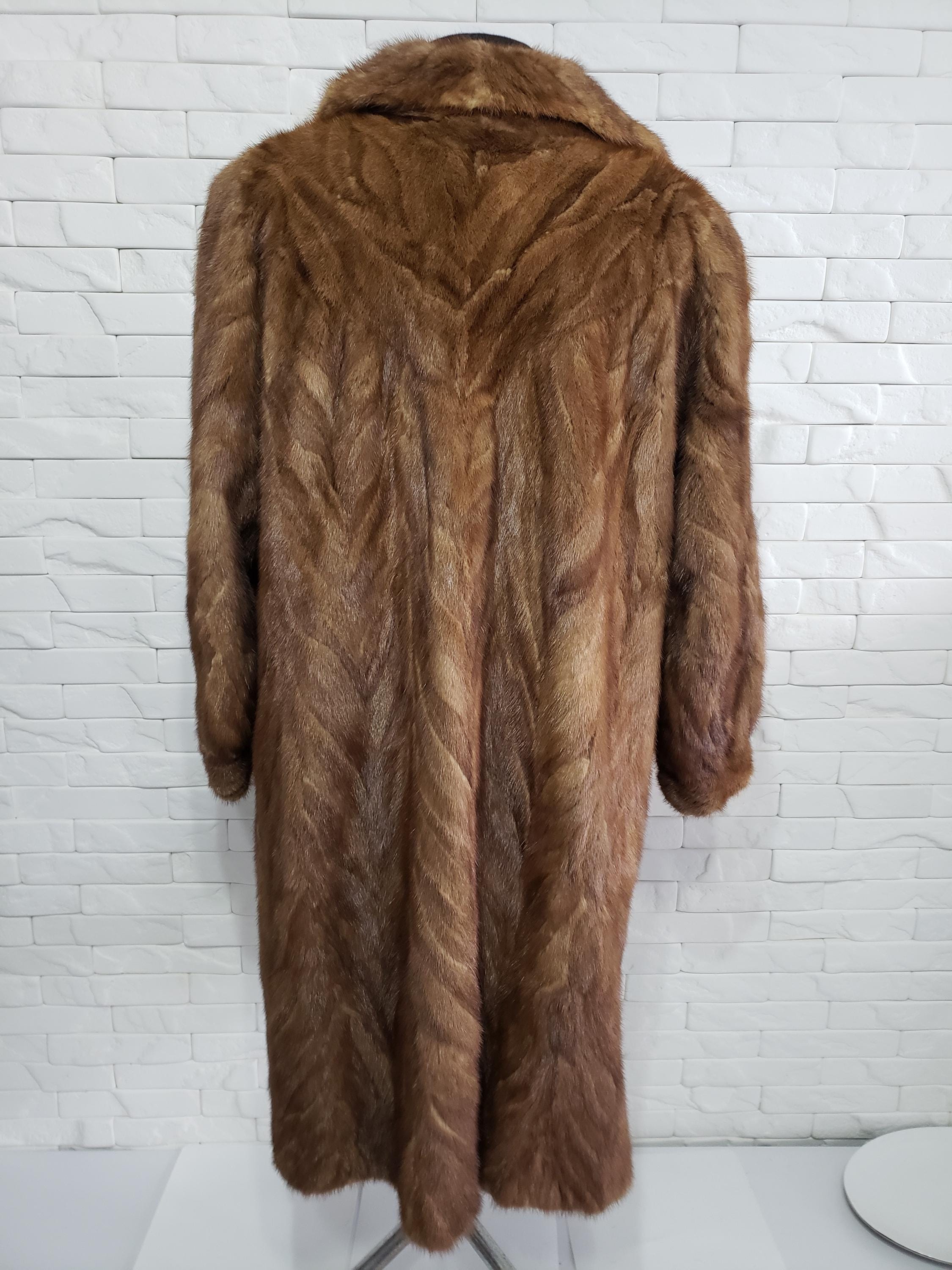 本物のブラウンミンクファーコート：レディースの高級冬アウター