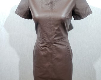 green emerald velvet dress Malika