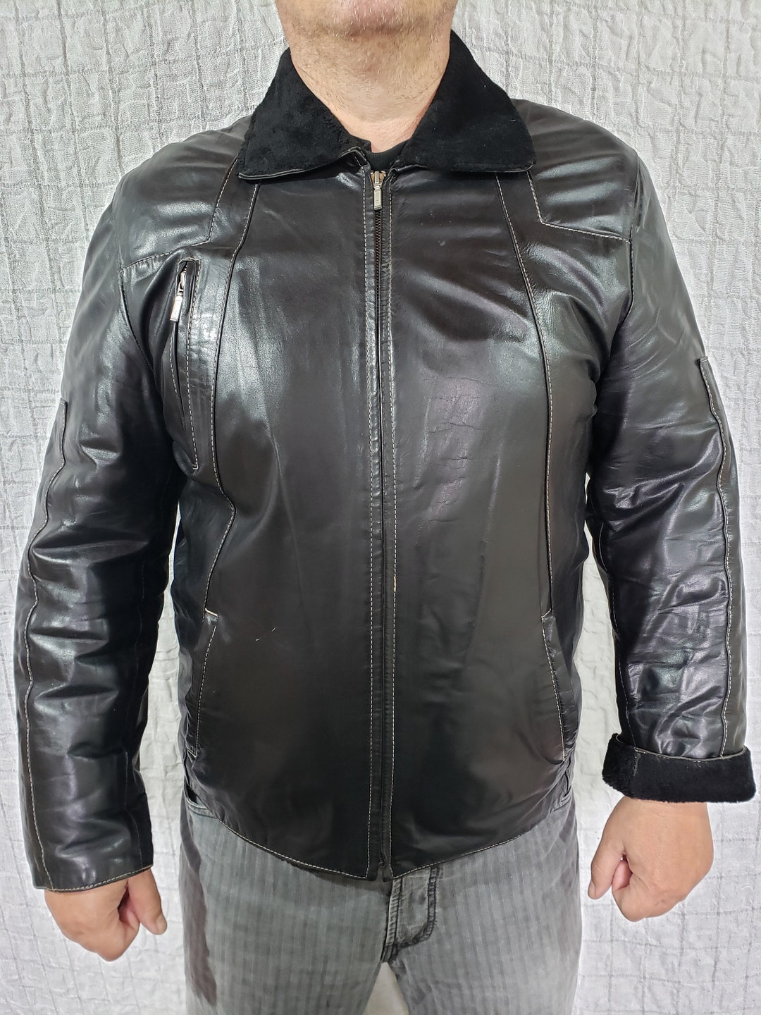 Vintage Black Leather Sheepskin Coat: Metal Zipper, Fur Collar
