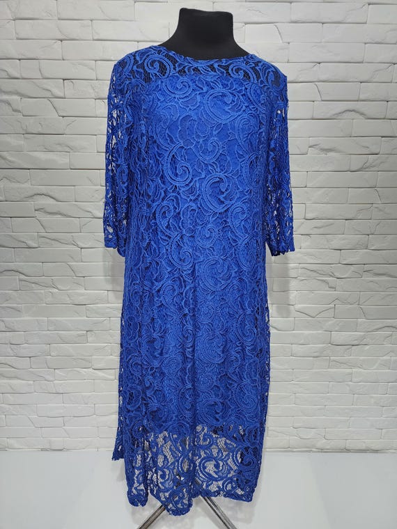 blue guipure lace dress Self-Portrait Floral Guipure Lace Midi Dress Blue/White Size US 6 –  Celebrity Owned main image 0