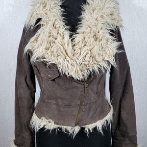 Vintage Brown Suede Jacket: Women&#39;s Faux Fur Collar, Size 35.5&quot; Chest