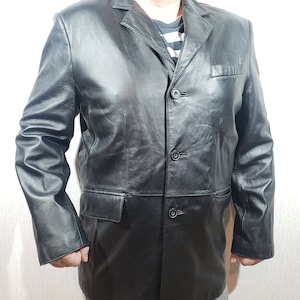Vintage Black Genuine Leather Jacket: Men&#39;s Classic Style, Pockets