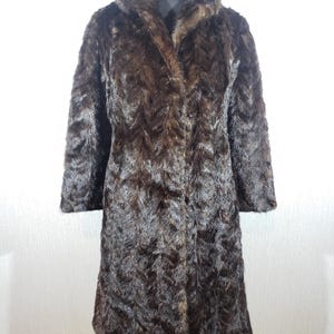 Vintage Brown Mink Fur Coat: Women&#39;s Warm Luxury Outerwear