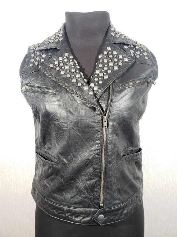 Stylish women's leather vest made of genuine blac… - image 1