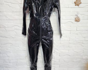 Mono de piel sintética: Mono negro con cremallera para mujer