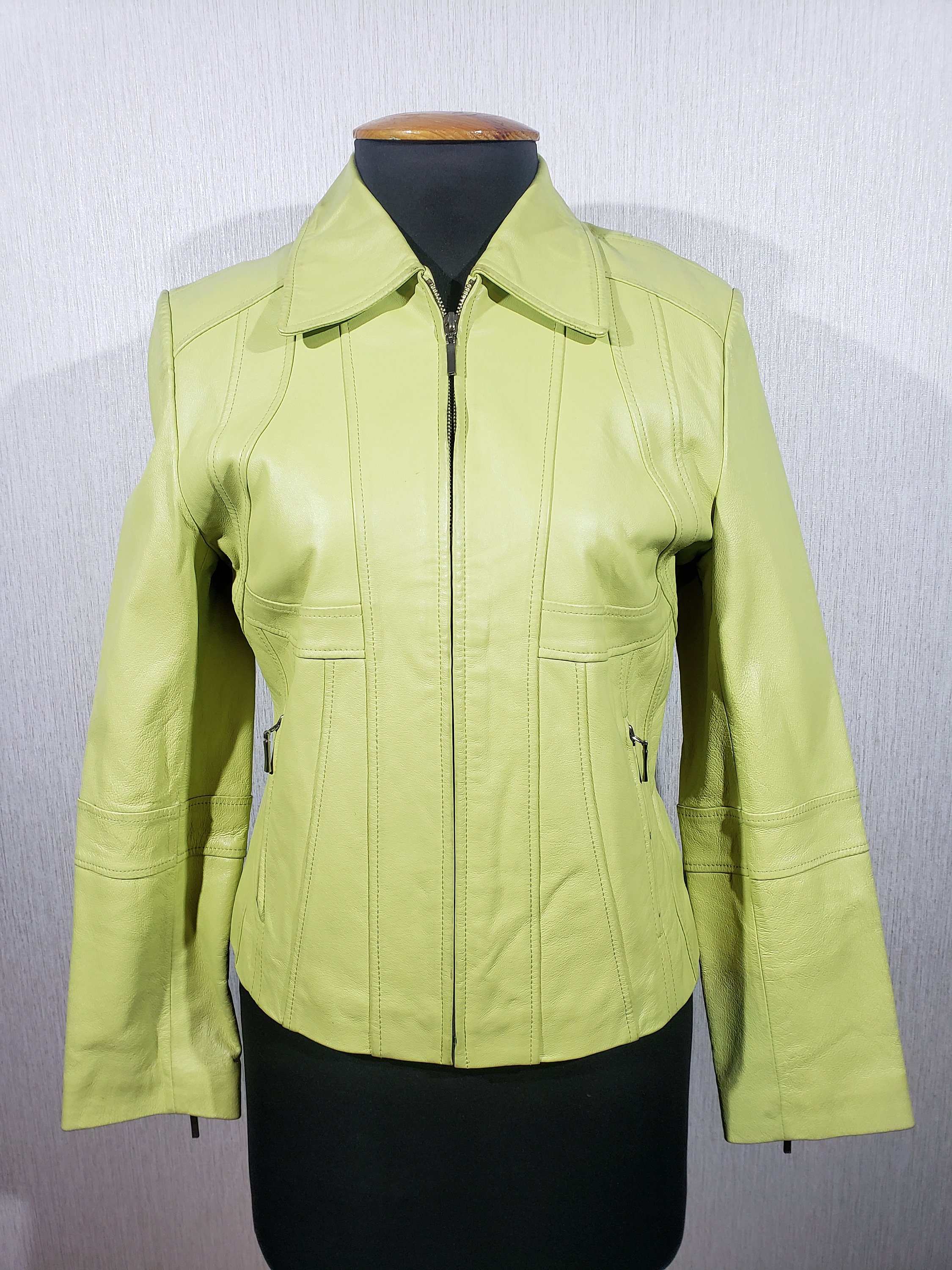 ジャケット A FERRETTI Woman Jacket Green 05226625 389 Short Leather Jacket in Green Color - Etsy