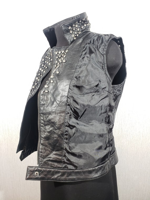 Stylish women's leather vest made of genuine blac… - image 7