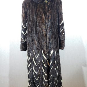 Vintage Brown Mink Fur Coat - Women&#39;s Luxury Winter Outerwear