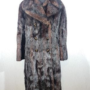 Vintage Brown Mink Fur Coat: Women&#39;s Luxury Outerwear