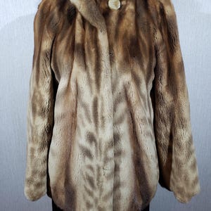 Brown Mink Fur Coat: Women&#39;s Genuine Fur, Hook Closure
