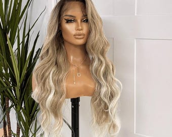 Wavy Platinum Ash Blonde Wig: 24 display picture 2