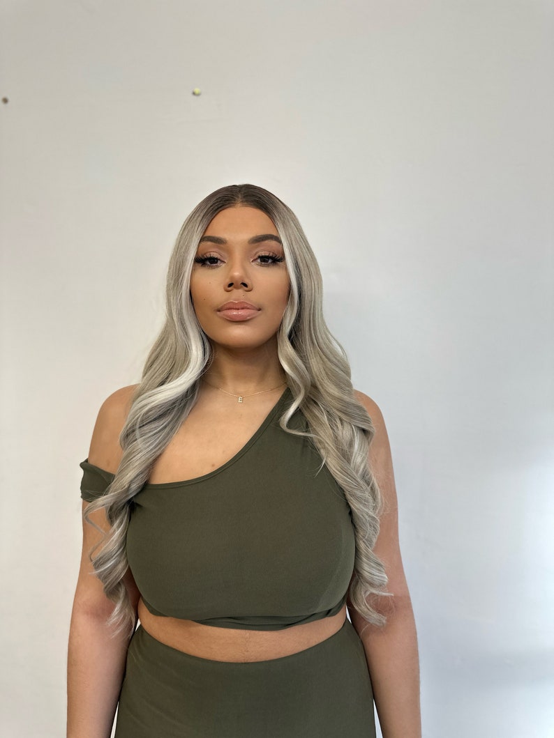 JEAN Long Rooted Light Ash Platinum Blonde Mix Wavy 13 by 4 Lace Frontal Wig Heat Safe Synthetic Fibre Realistic Hairline image 2