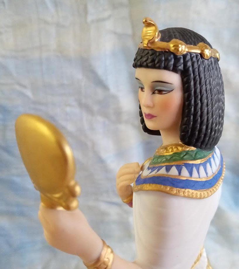 Cleopatra figurine - Etsy 日本