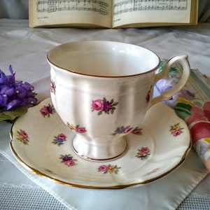 Crown Staffordshire England, cup and saucer of fine bone china – all-over nosegays of roses