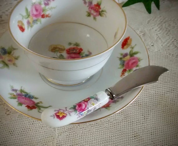 Vintage Cheese Knife with Bone China Handle: Crown Derby England