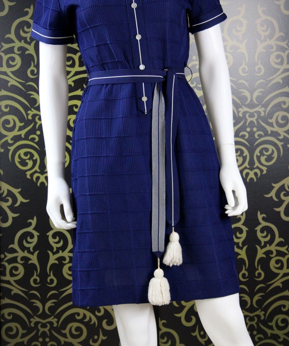 Vintage/Retro Short Sleeve Dark Blue Dress with B… - image 3