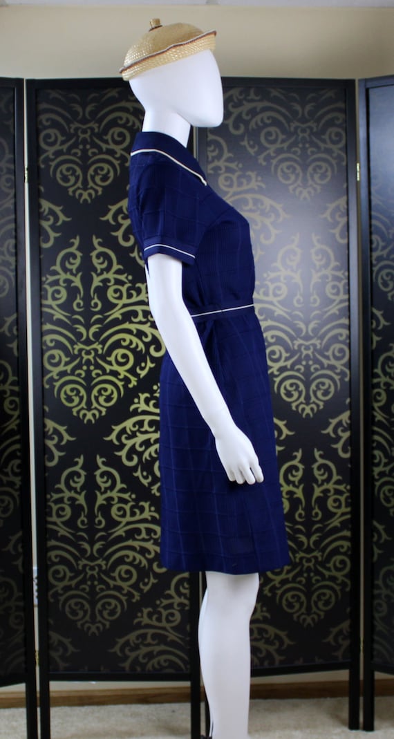 Vintage/Retro Short Sleeve Dark Blue Dress with B… - image 4
