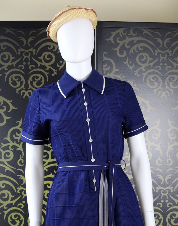 Vintage/Retro Short Sleeve Dark Blue Dress with B… - image 2