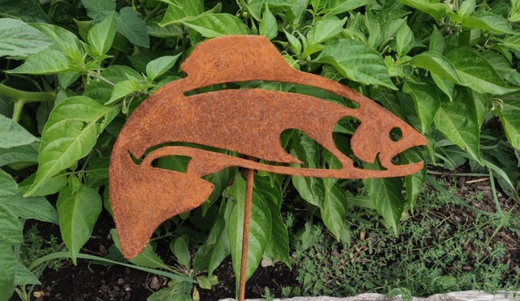 Rusty Fish yard garden art made out of 18 gauge steel outdoors fishing wild life
