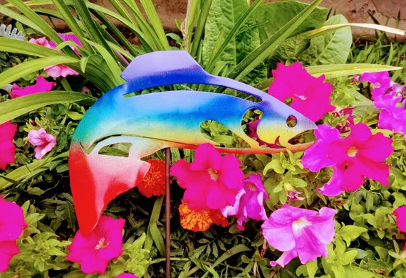 Rainbow fish yard garden art, Hand bent for a 3-D look made out of 18 gauge steel with 12 inch detachable stake
