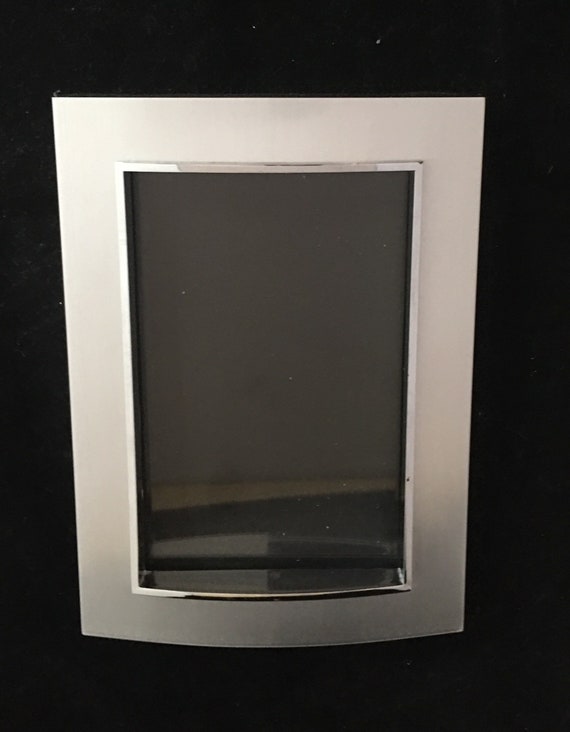 Vintage Silver Coloured Photo Frame Picture In Image 0