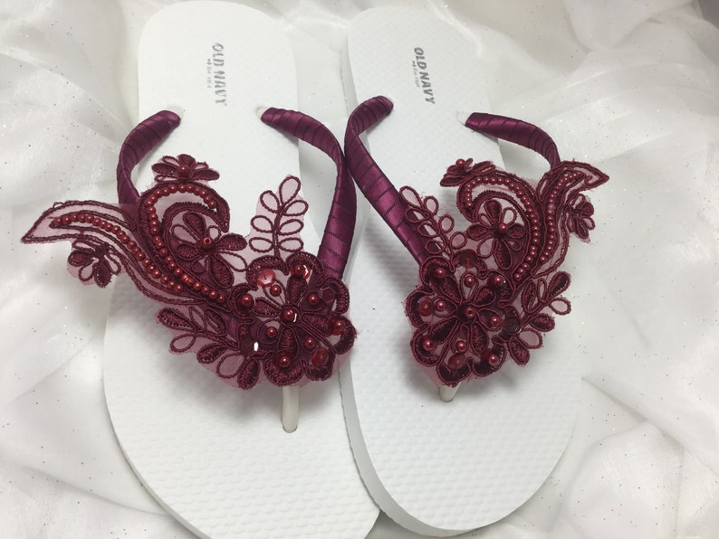 burgundy flip flops old navy