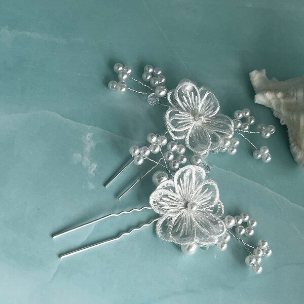 White Lace Flower Bride Silver Hair Pin, Bridal Flower Lace Hair Pin, Bridal Pin, Hair Pin Wedding, Bride Pearl Hair Accessory, Set of 2