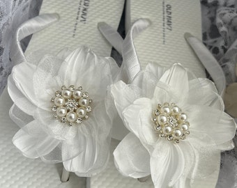 Tongs de mariée à fleurs blanches, sandales de mariage en perles et strass