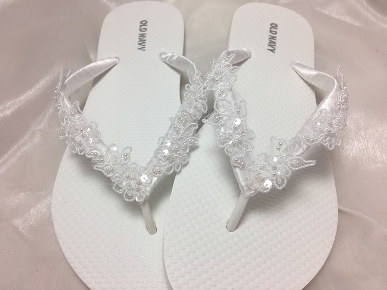 flip flops for beach wedding
