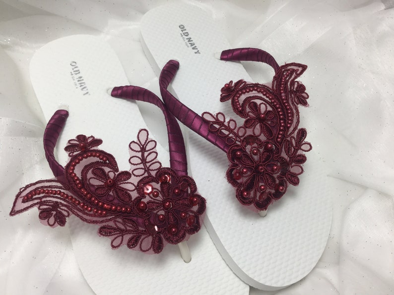 burgundy flip flops old navy