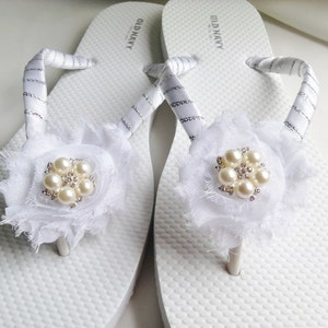 White Bridal Flip Flops Bridesmaid Flip Flop Bridal Sandals, Beach Wedding Sandals, Wedding Flip Flops Bridal Sandals Pearl Flip Flop image 3
