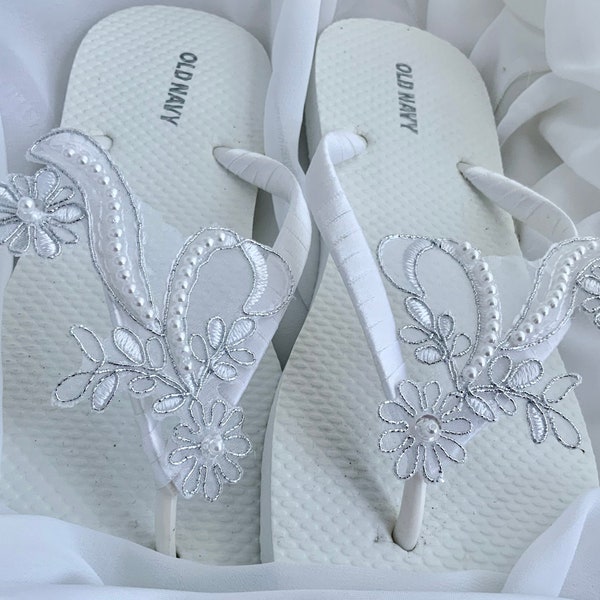 White Lace Flip Flop, Bridal Sandals, Lace Pearl Wedding Sandals, Beach Bride Sandals, Wedding Destination Sandals, Wedding Flip Flops