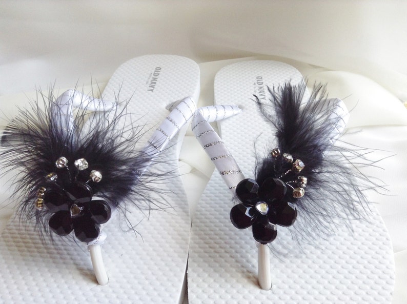 Black and White Bridal Flip Flop Black Feathers Wedding Flip Flops Bridesmaid Flip Flops Beach Wedding Sandals Wedding Flip Flops