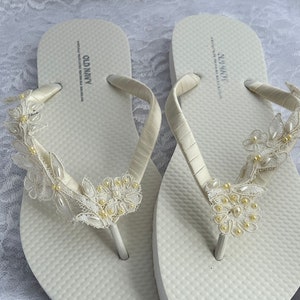 Ivory Bridal Flip Flop, Beaded Lace Bridal Sandals, Beach Wedding Sandals, Ivory Wedding Flip Flops, Wedding Destination Sandals