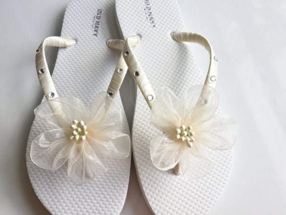 ivory flip flops for wedding