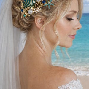 Gouden strand bruiloft haarkam, turquoise zeester zeeschelp haarstukje strand bruids haarkam, zeester haaraccessoire, oceaan bruids kam,