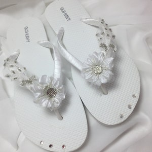 White Bridal Flip Flops, Wedding Flip Flops, White Beaded Lace Flip Flop, Beach Wedding Sandals, Wedding Destination Sandals