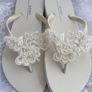 Ivory Bridal Flip Flop, Beaded Lace Bridal Sandals, Beach Wedding Sandals, Ivory Wedding Flip Flops, Wedding Destination Sandals