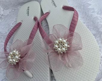 Bridesmaid Flip Flops Mauve Organza Flower, Bridal Flip Flops, Beach Wedding Sandals, Wedding Flip Flops, Dusty Rose Flip Flops