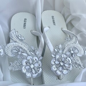 White and Silver Bridal Flip Flop, Beaded Lace Bridal Sandals, Beach Wedding Sandals, White Wedding Flip Flops, Wedding Destination Sandals