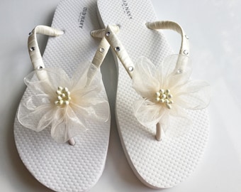 Bridal Flip Flops, Wedding Flip Flops, Ivory Organza Flower Flip Flops, Flower Bridal Sandals, Braidsmaid Flip Flops Beach Wedding Sandals,