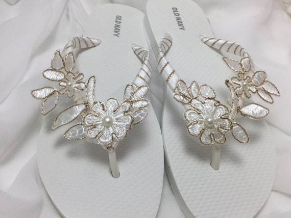 Wedding Flip Flops, White and Gold Lace Flip Flops, Bridal Sandals, White  and Gold Flip Flops, Beach Wedding Sandals, Bridal Flip Flops, -  Canada
