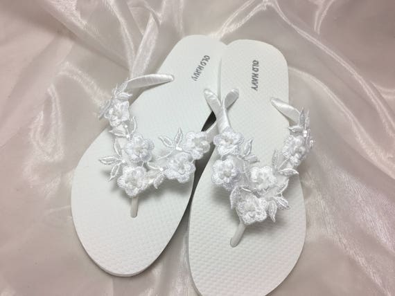 Infradito bianco da sposa, infradito nuziali, finiture floreali bianche 3  D, infradito fiori bianchi da sposa, sandali da sposa da spiaggia -   Italia
