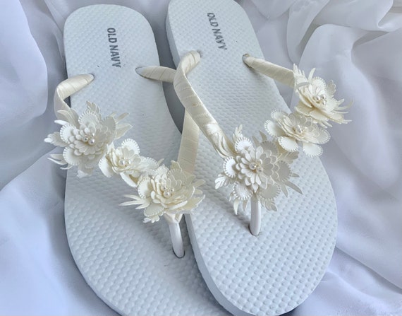 Bridal Ivory Flip Flops, Wedding Flip Flops,white 3 D Flower Trim